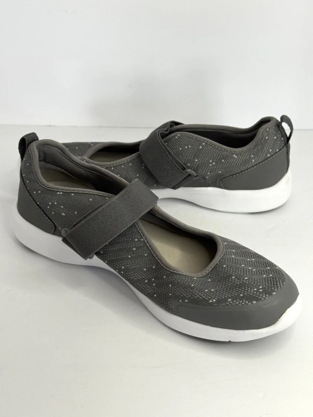 Vionic Jessica Mary Jane Sneakers Gray-White Size 9.5